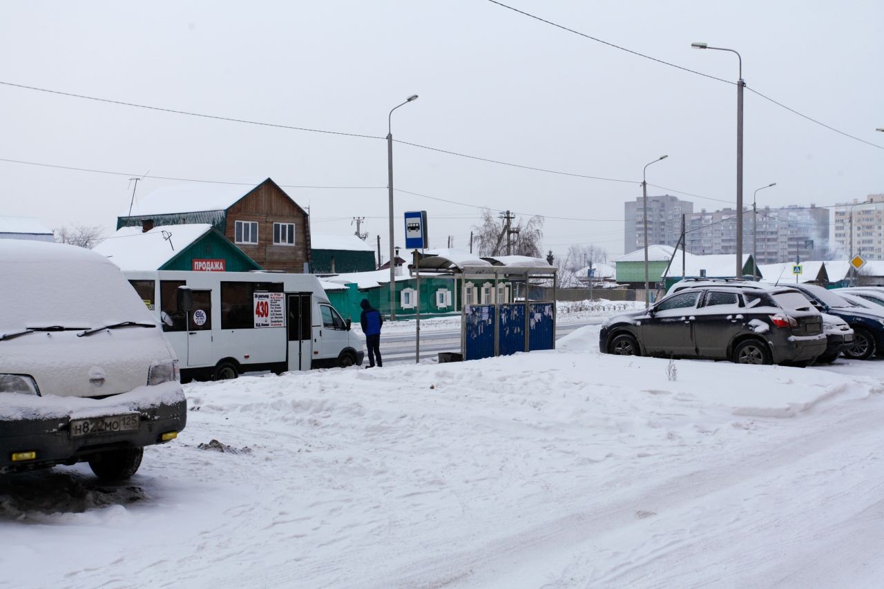 обл. Омская, г. Омск, ул. Омская, д. 136, к. 2-придомовая территория