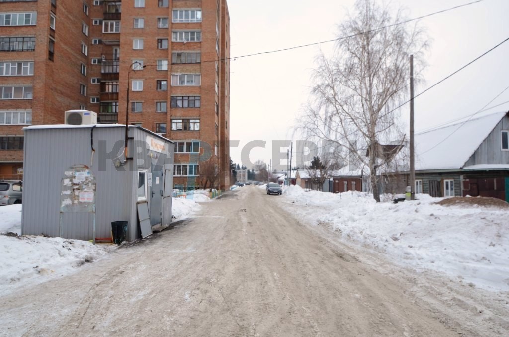 обл. Омская, г. Омск, ул. Осоавиахимовская, д. 290-придомовая территория