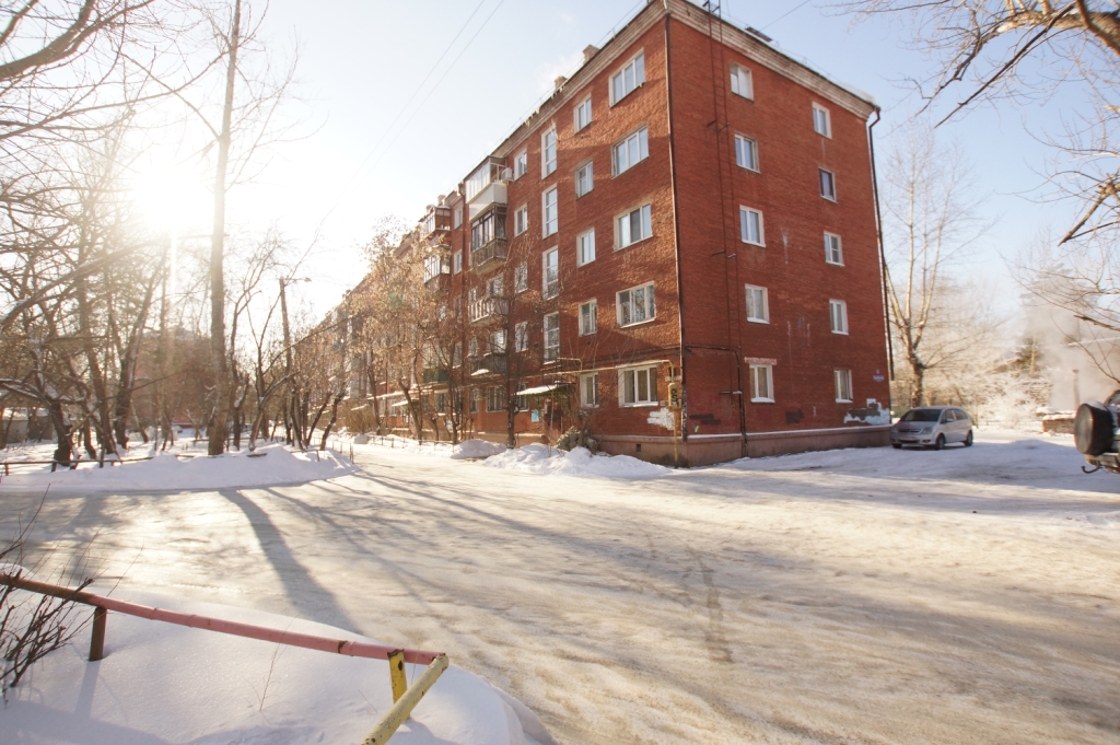 обл. Омская, г. Омск, ул. Петра Ильичева, д. 4-фасад здания