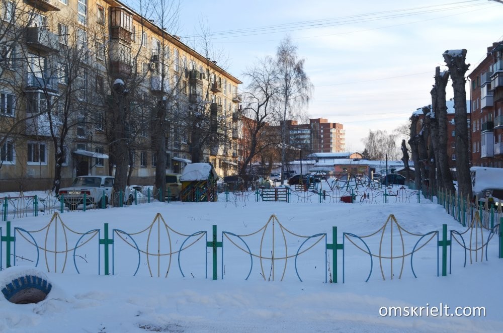 обл. Омская, г. Омск, ул. Энергетиков, д. 63-придомовая территория