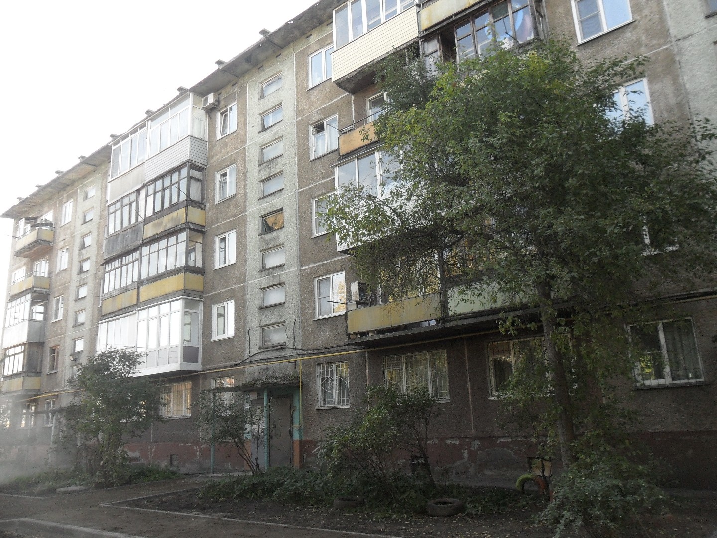 край. Алтайский, г. Барнаул, ул. Анатолия, д. 220-фасад здания
