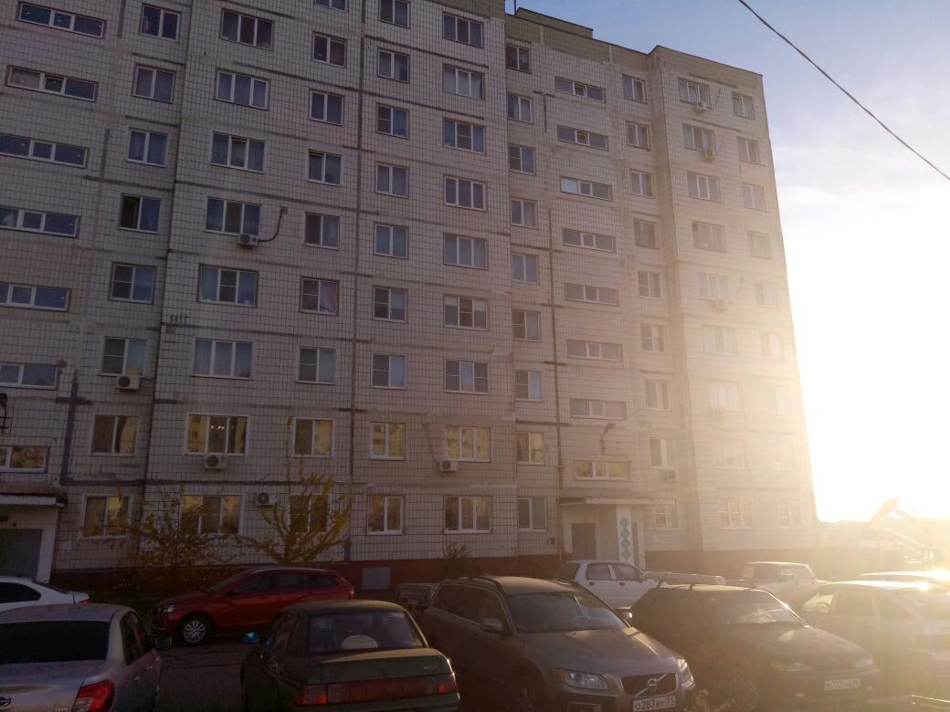 обл. Белгородская, г. Губкин, ул. Петра Великого, д. 10-фасад здания