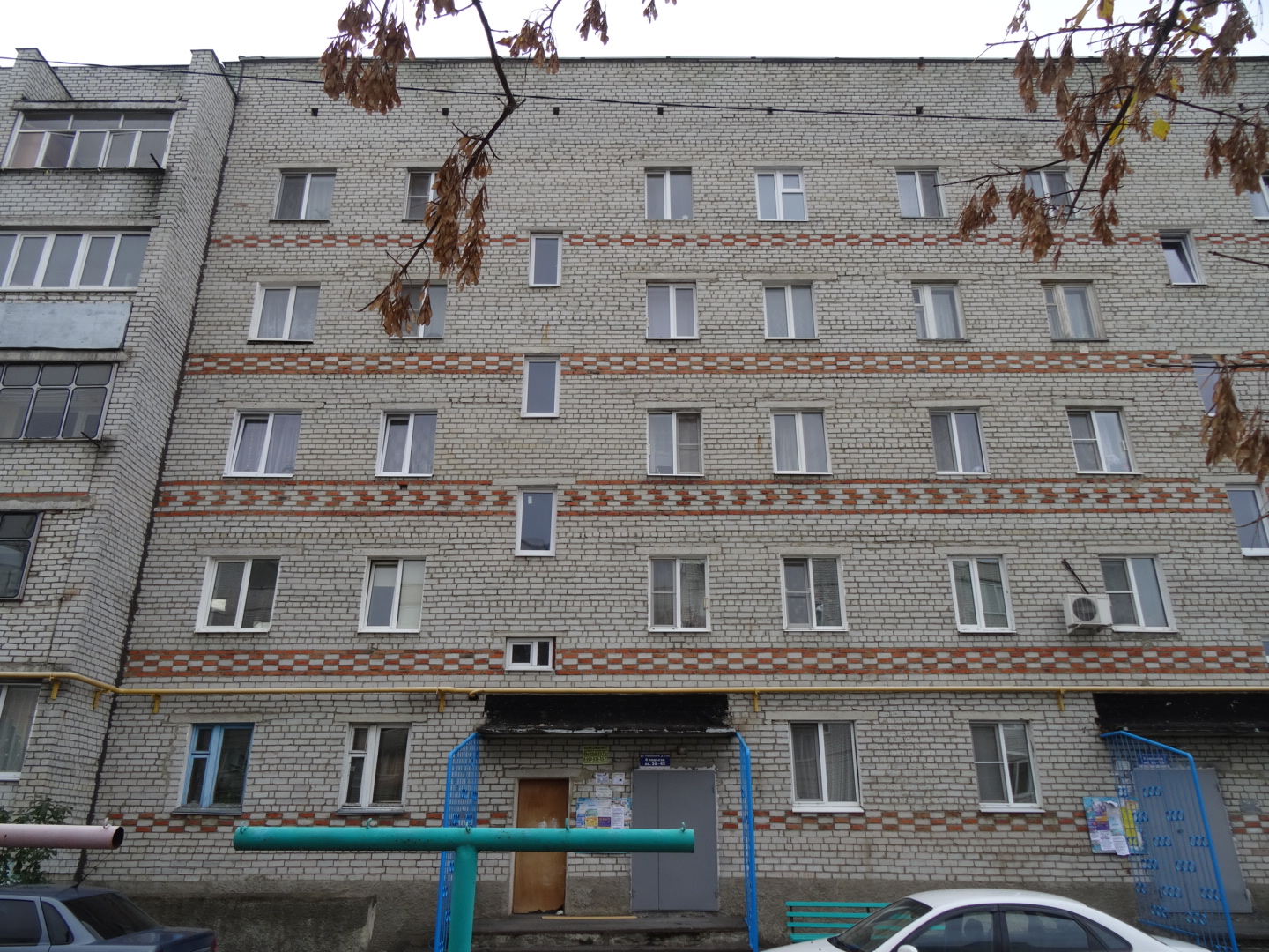 обл. Белгородская, г. Губкин, ул. Раевского, д. 12Б-фасад здания