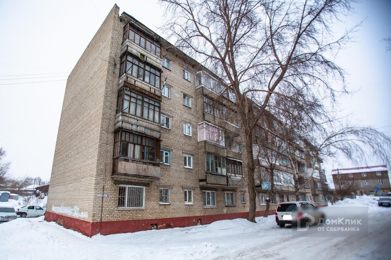 край. Алтайский, г. Барнаул, ул. Антона Петрова, д. 69-фасад здания