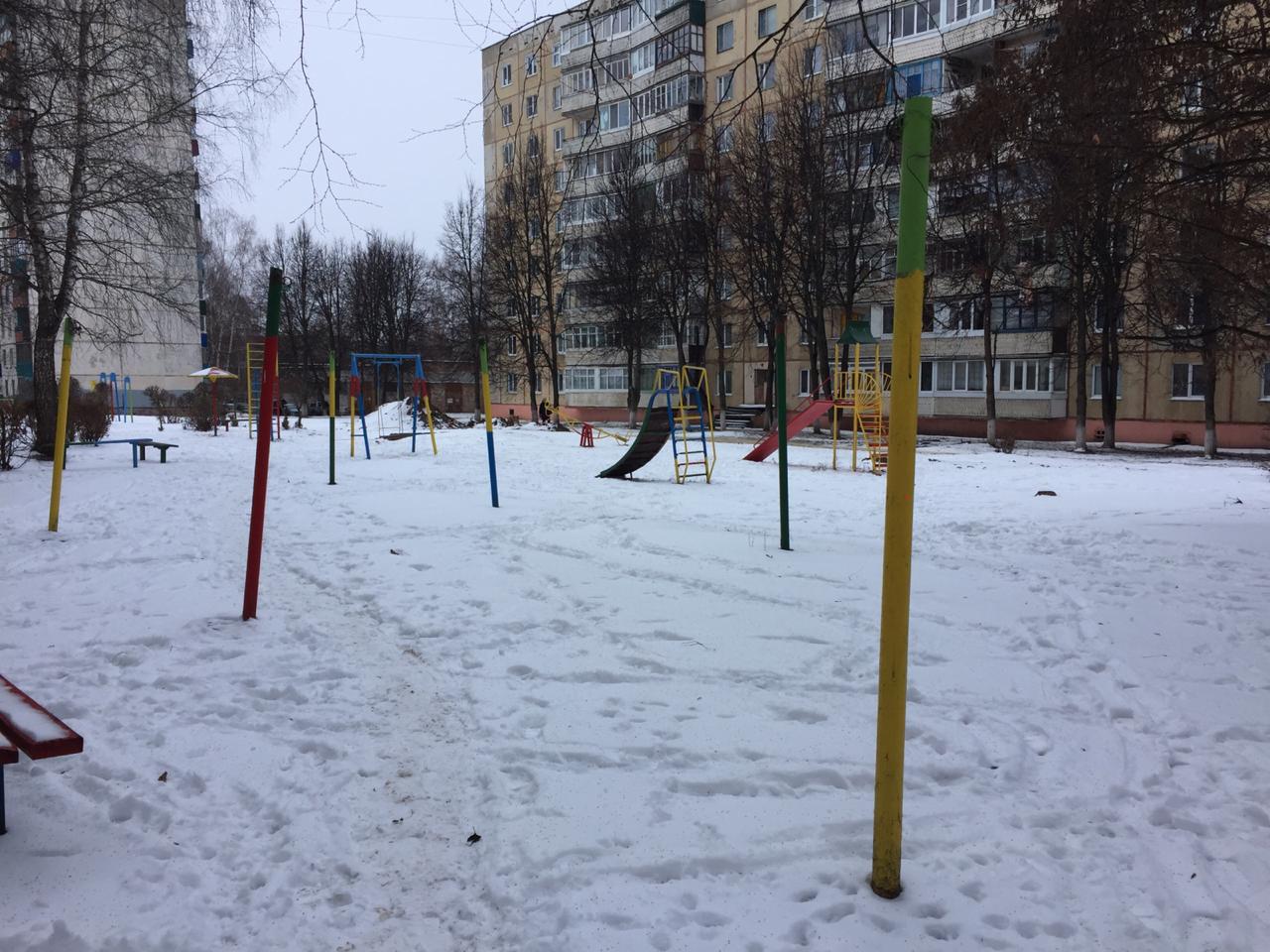 обл. Орловская, г. Мценск, ул. Машиностроителей, д. 8-придомовая территория