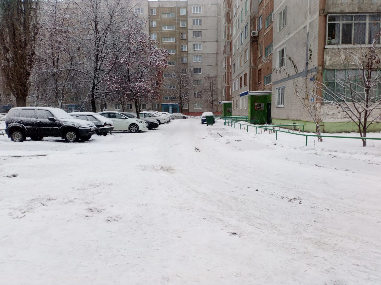 обл. Белгородская, г. Старый Оскол, мкр. Звездный, д. 12-придомовая территория