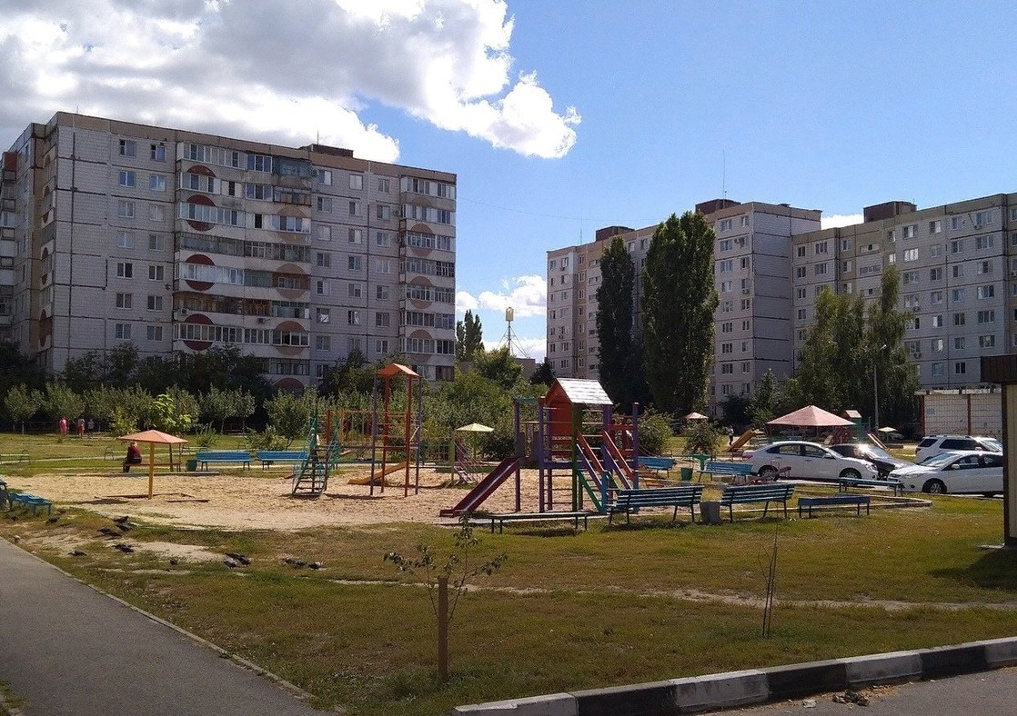 обл. Белгородская, г. Старый Оскол, мкр. Королева, д. 4-придомовая территория