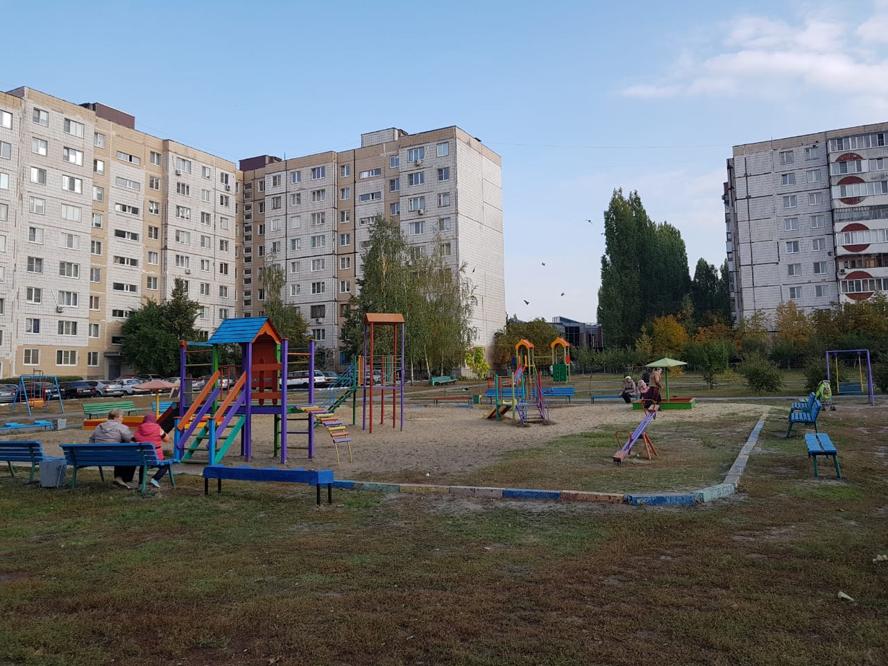 обл. Белгородская, г. Старый Оскол, мкр. Королева, д. 4-придомовая территория