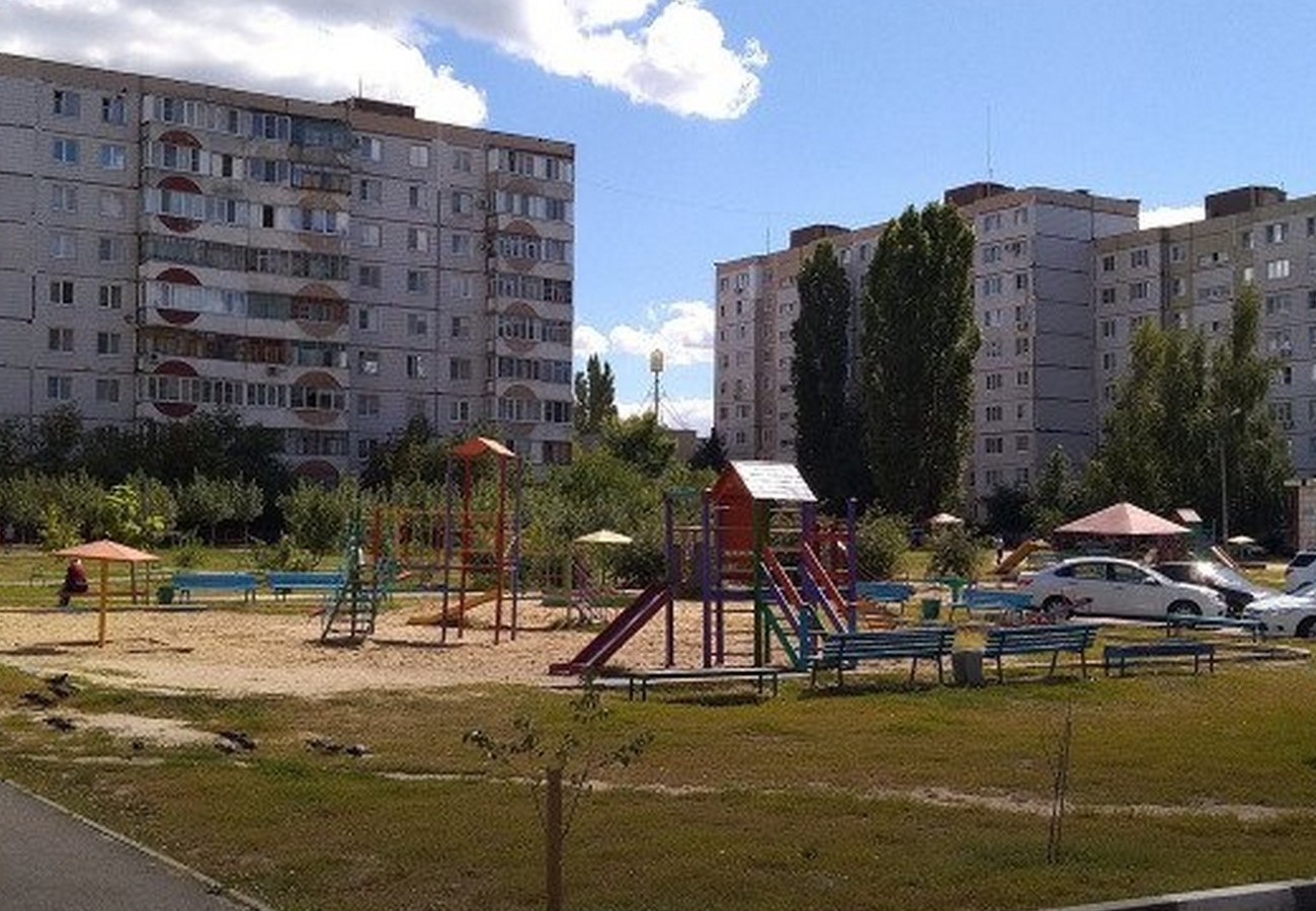 обл. Белгородская, г. Старый Оскол, мкр. Королева, д. 4-придомовая территория