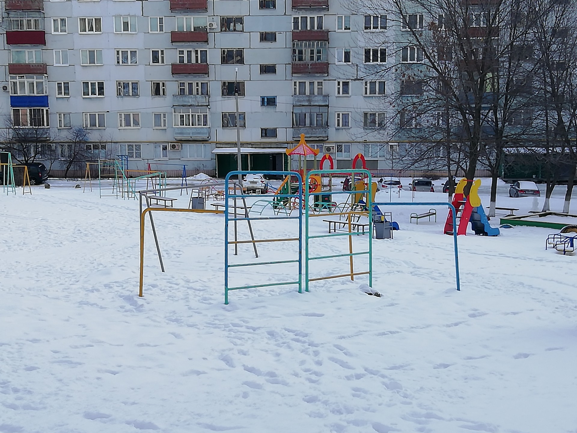 обл. Пензенская, г. Пенза, ул. Кижеватова, д. 4-придомовая территория