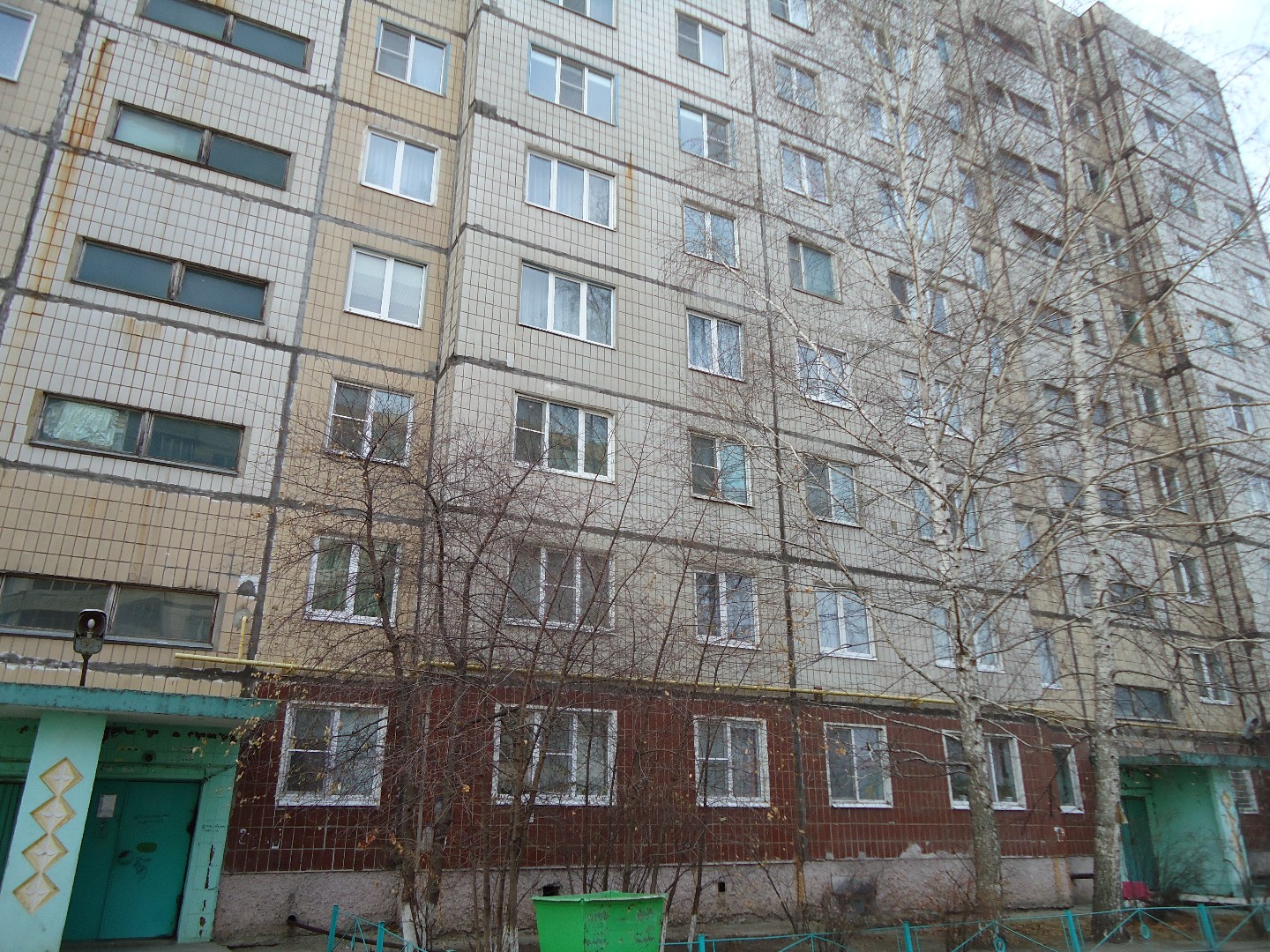 обл. Белгородская, г. Старый Оскол, ул. Свердлова, д. 24-фасад здания