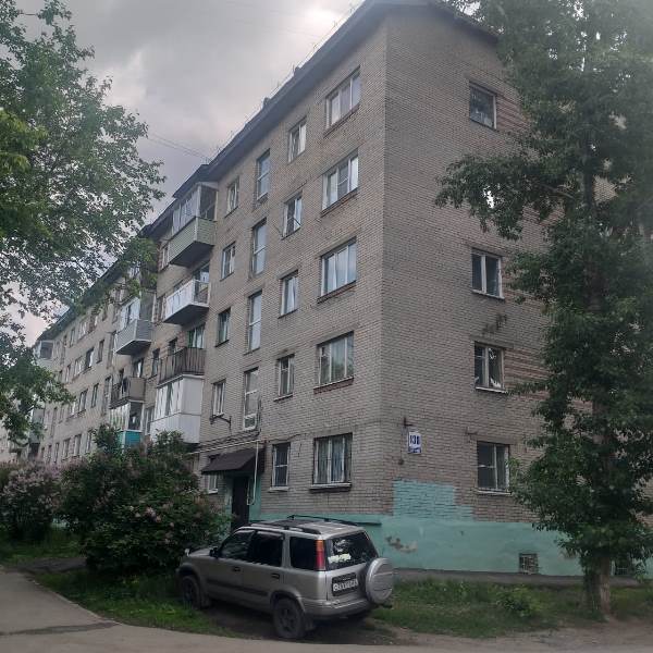 край. Алтайский, г. Барнаул, ул. Антона Петрова, д. 138-фасад здания