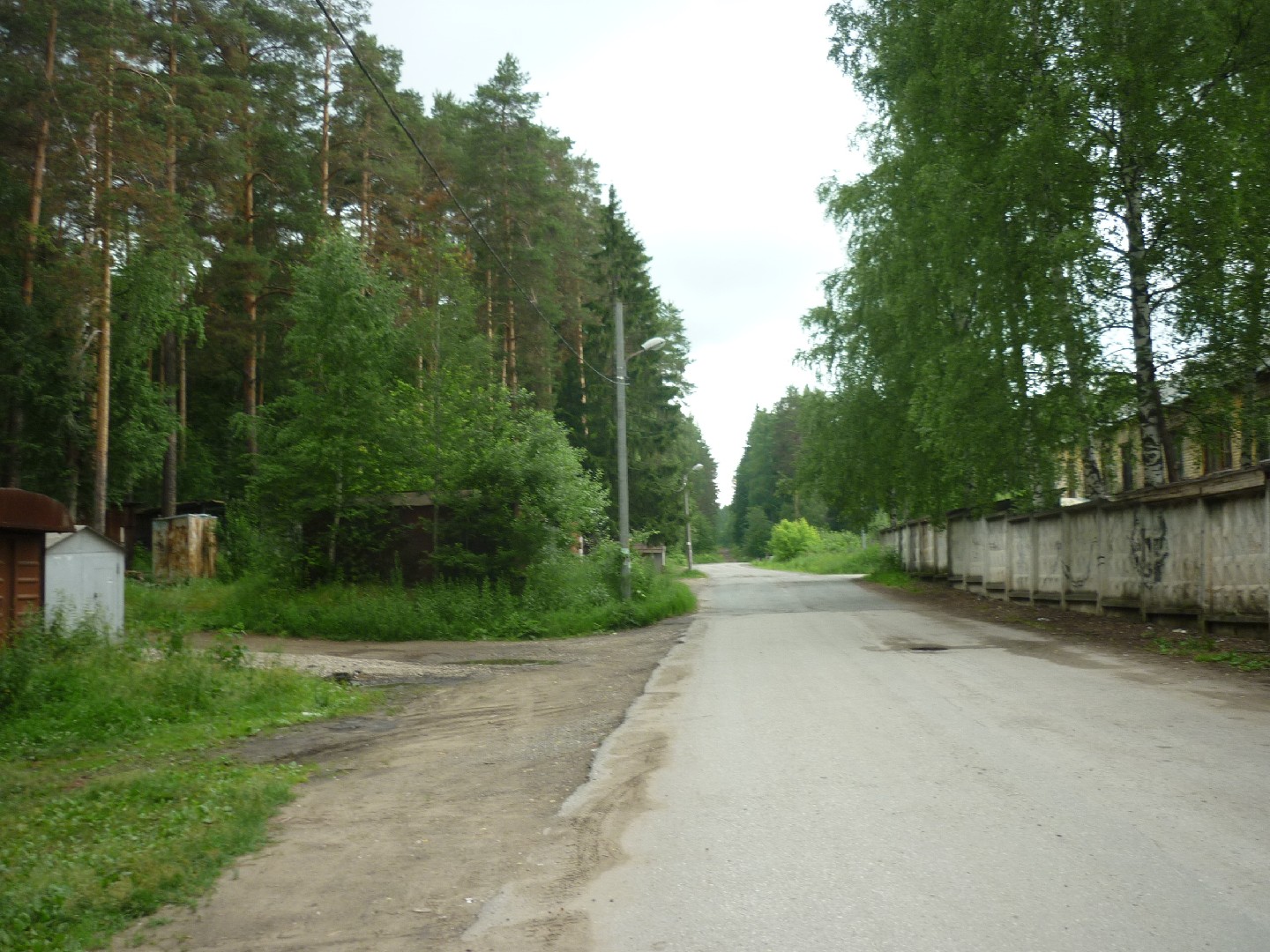 край. Пермский, г. Пермь, ул. Докучаева, д. 27а-придомовая территория