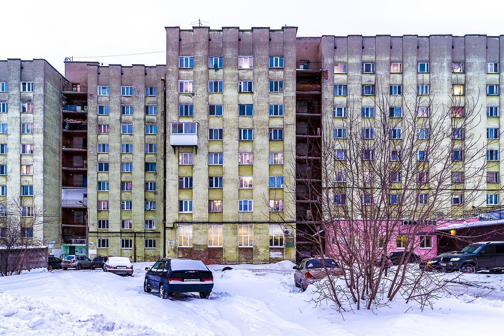 край. Пермский, г. Пермь, ул. Емельяна Ярославского, д. 10-фасад здания