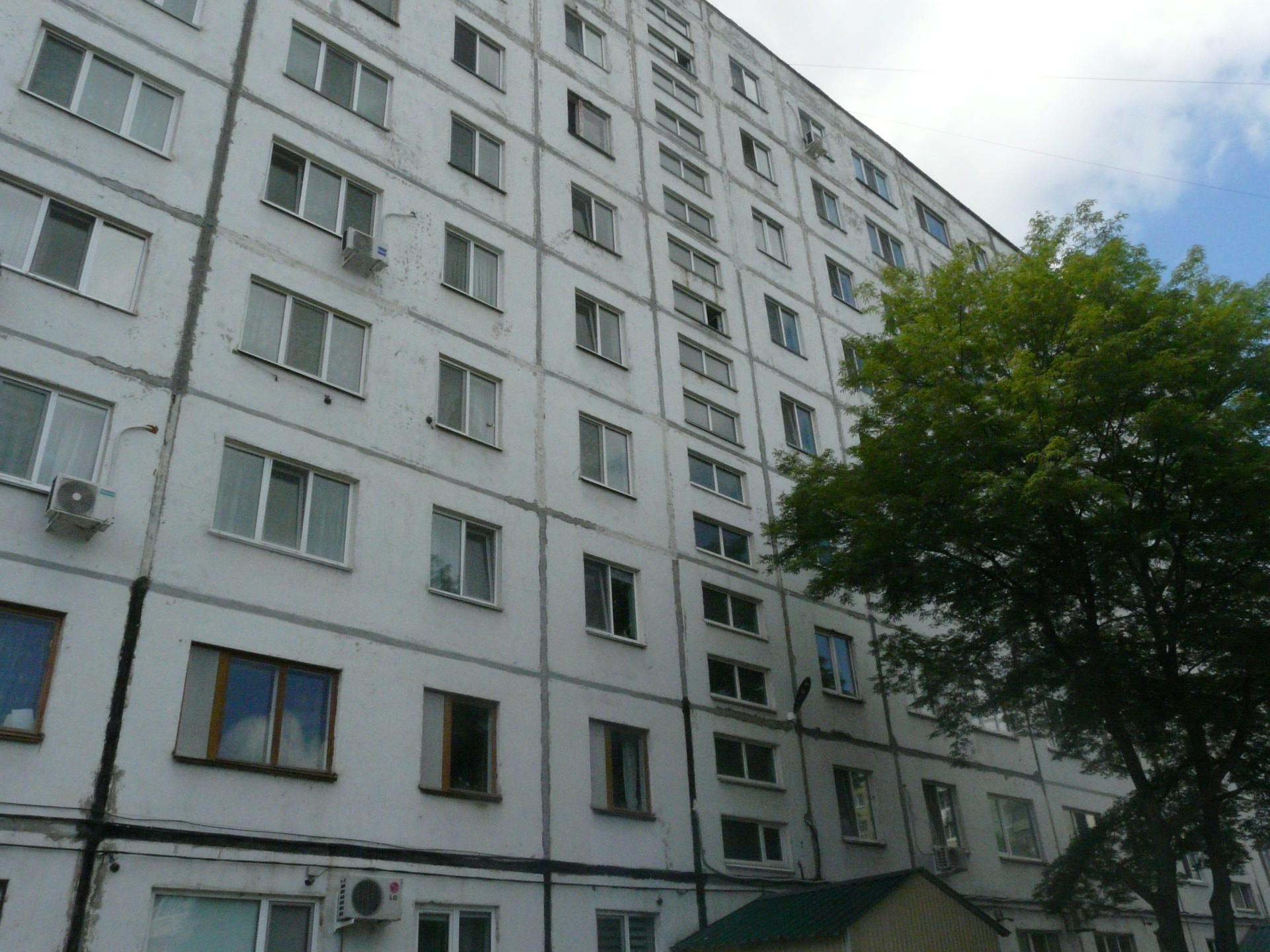край. Приморский, г. Арсеньев, ул. Жуковского, д. 43-фасад здания