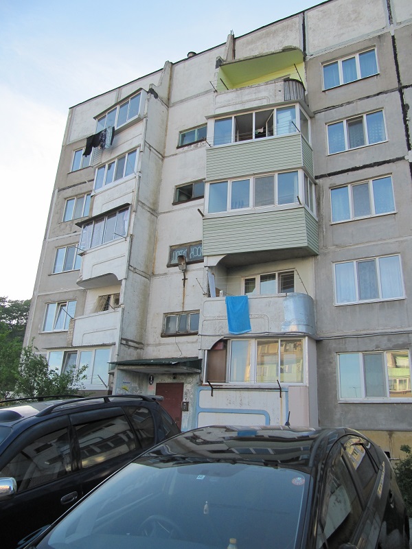 край. Приморский, г. Артем, ул. Ворошилова, д. 23-фасад здания