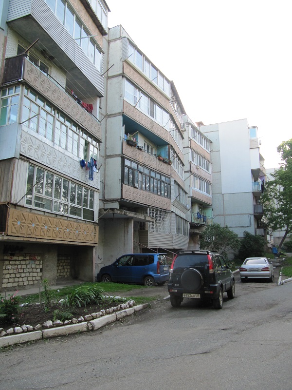край. Приморский, г. Артем, ул. Ворошилова, д. 29-фасад здания