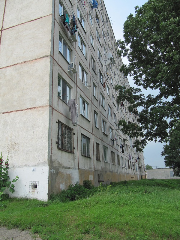 край. Приморский, г. Артем, ул. Кирова, д. 152-фасад здания