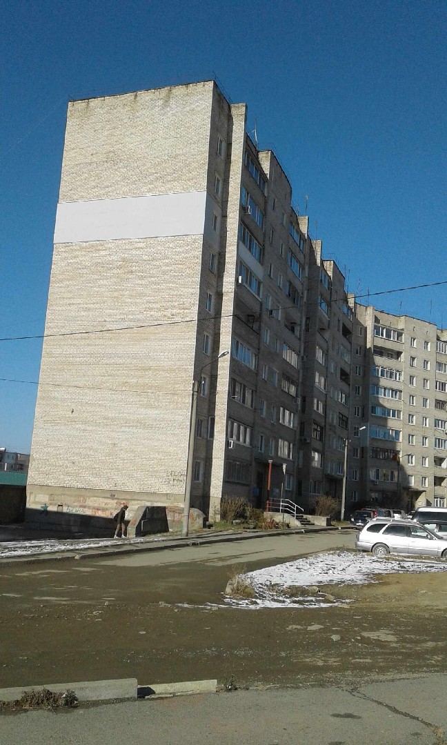 край. Приморский, г. Большой Камень, ул. Гагарина, д. 16-фасад здания