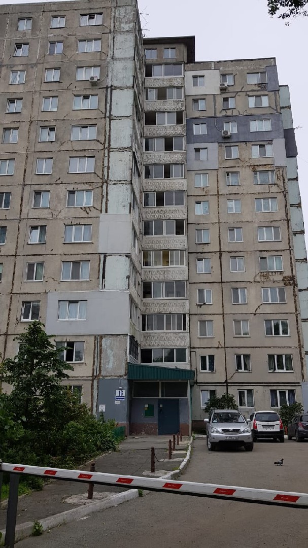 край. Приморский, г. Владивосток, ул. Гульбиновича, д. 16-фасад здания