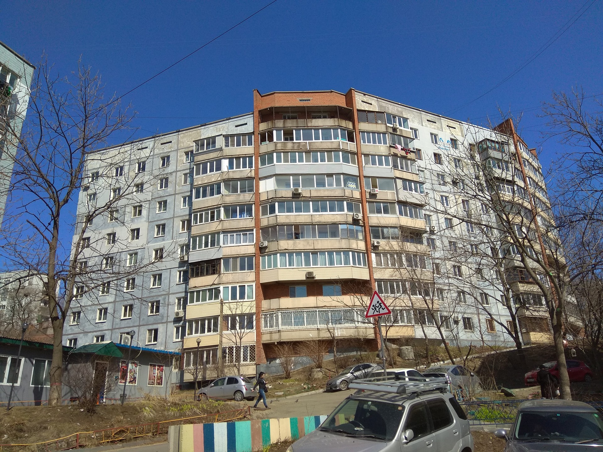 край. Приморский, г. Владивосток, ул. Гульбиновича, д. 21-фасад здания