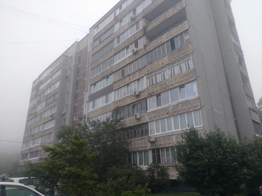 край. Приморский, г. Владивосток, ул. Нейбута, д. 32-фасад здания