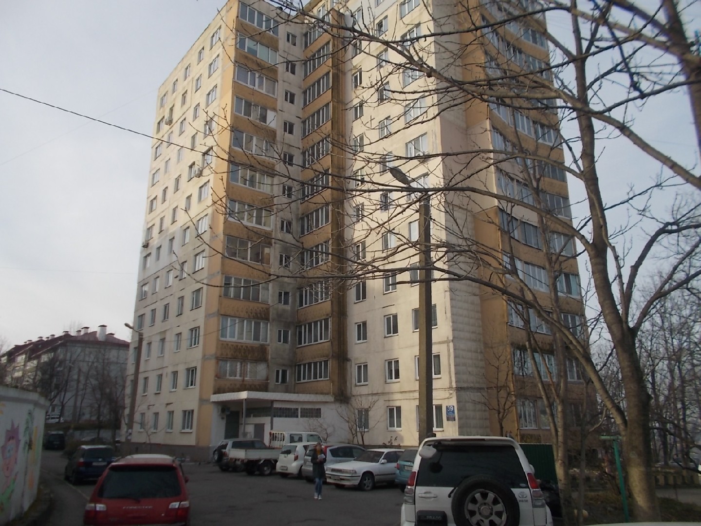 край. Приморский, г. Владивосток, ул. Нейбута, д. 39-фасад здания