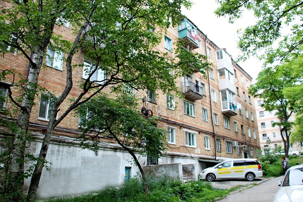 край. Приморский, г. Находка, ул. 25 Октября, д. 16-фасад здания