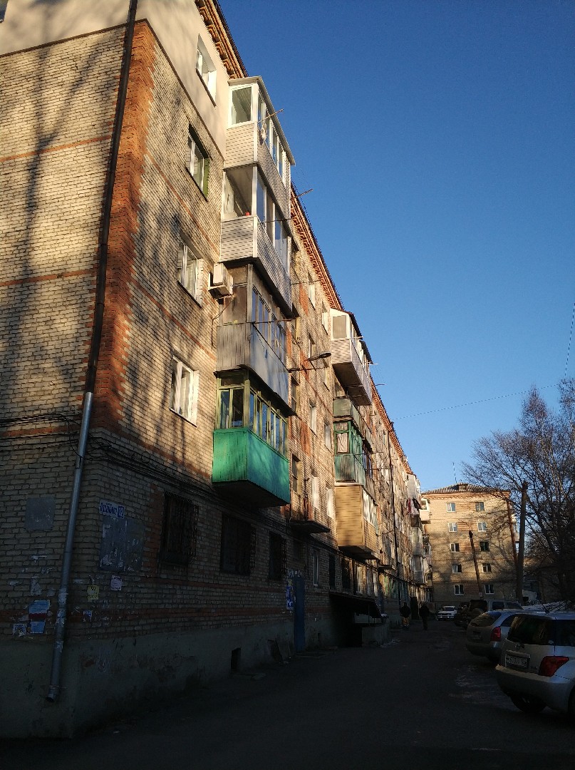 край. Приморский, г. Находка, ул. Арсеньева, д. 12-фасад здания