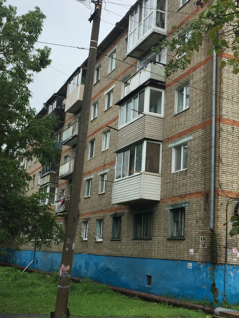 край. Приморский, г. Находка, ул. Арсеньева, д. 15-фасад здания