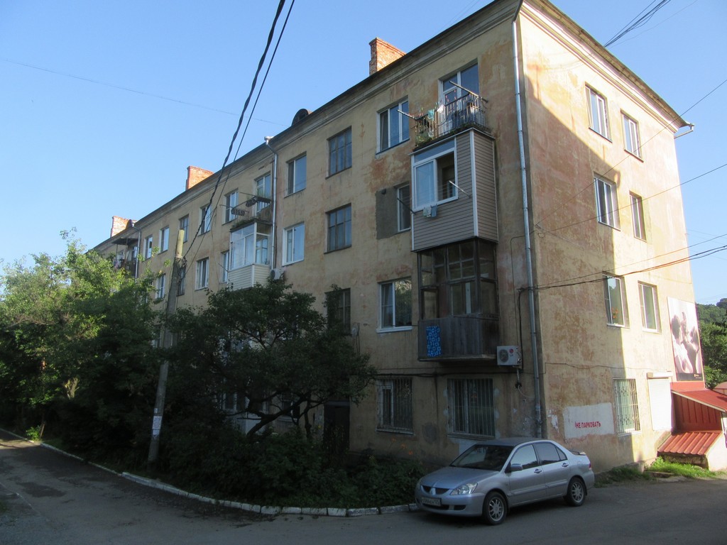 край. Приморский, г. Находка, ул. Владивостокская, д. 36-фасад здания