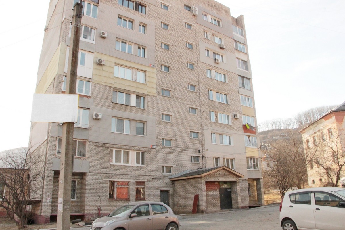 край. Приморский, г. Находка, ул. Луначарского, д. 21-фасад здания