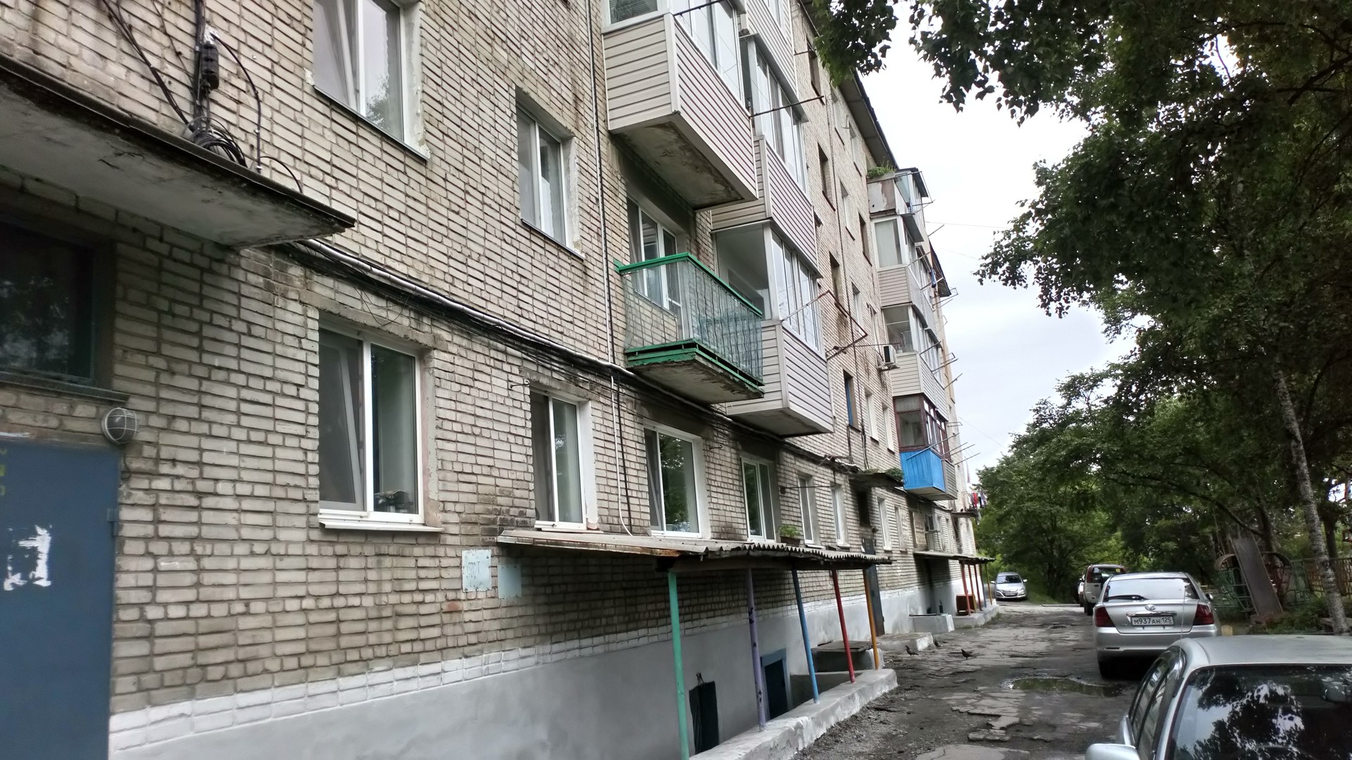 край. Приморский, г. Находка, ул. Пирогова, д. 15-фасад здания