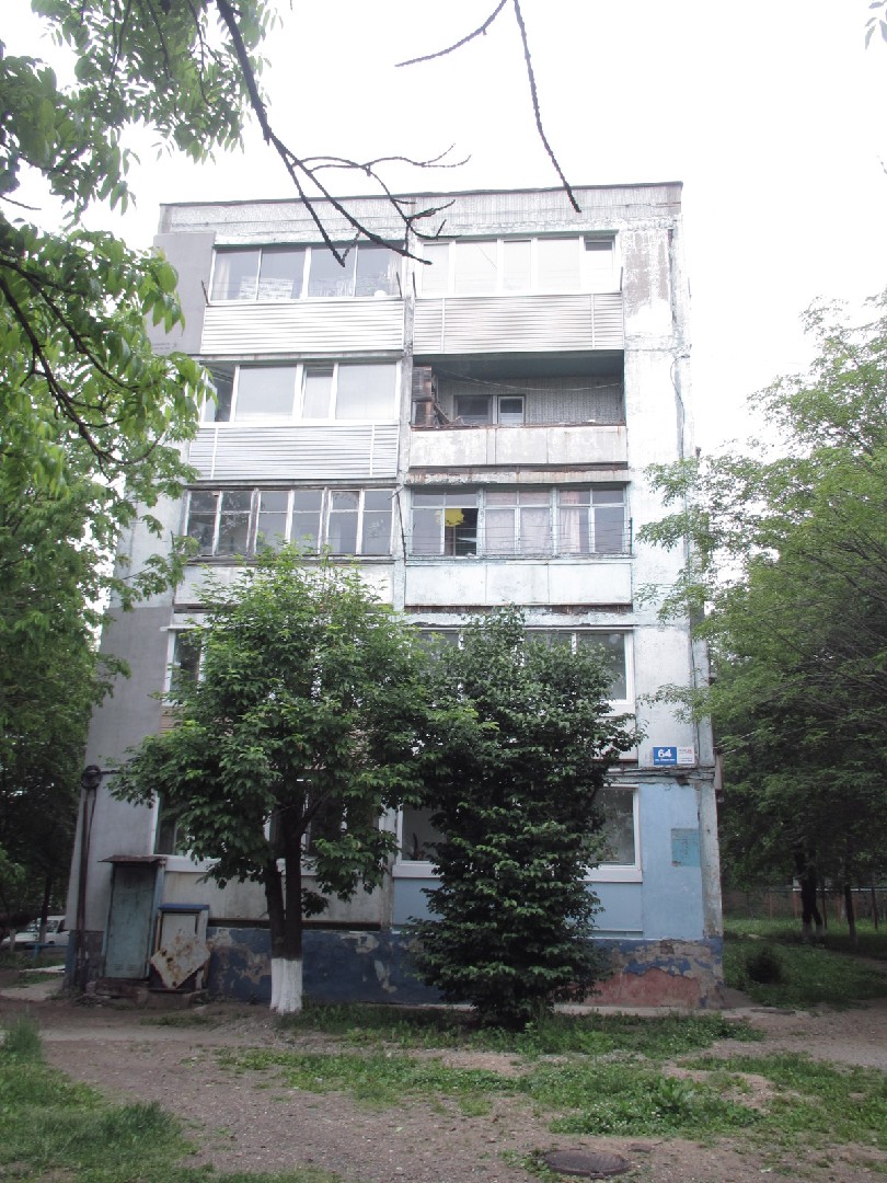 край. Приморский, г. Находка, ул. Пирогова, д. 64-фасад здания