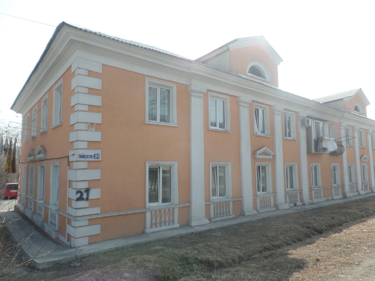 край. Приморский, г. Находка, ул. Тимирязева, д. 21-фасад здания