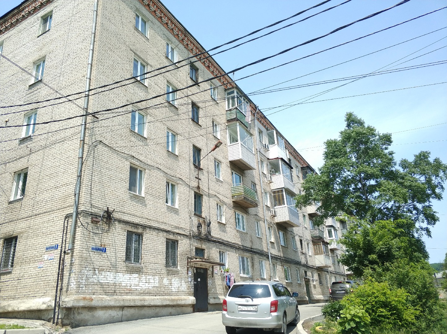 край. Приморский, г. Находка, ул. Юбилейная, д. 7-фасад здания