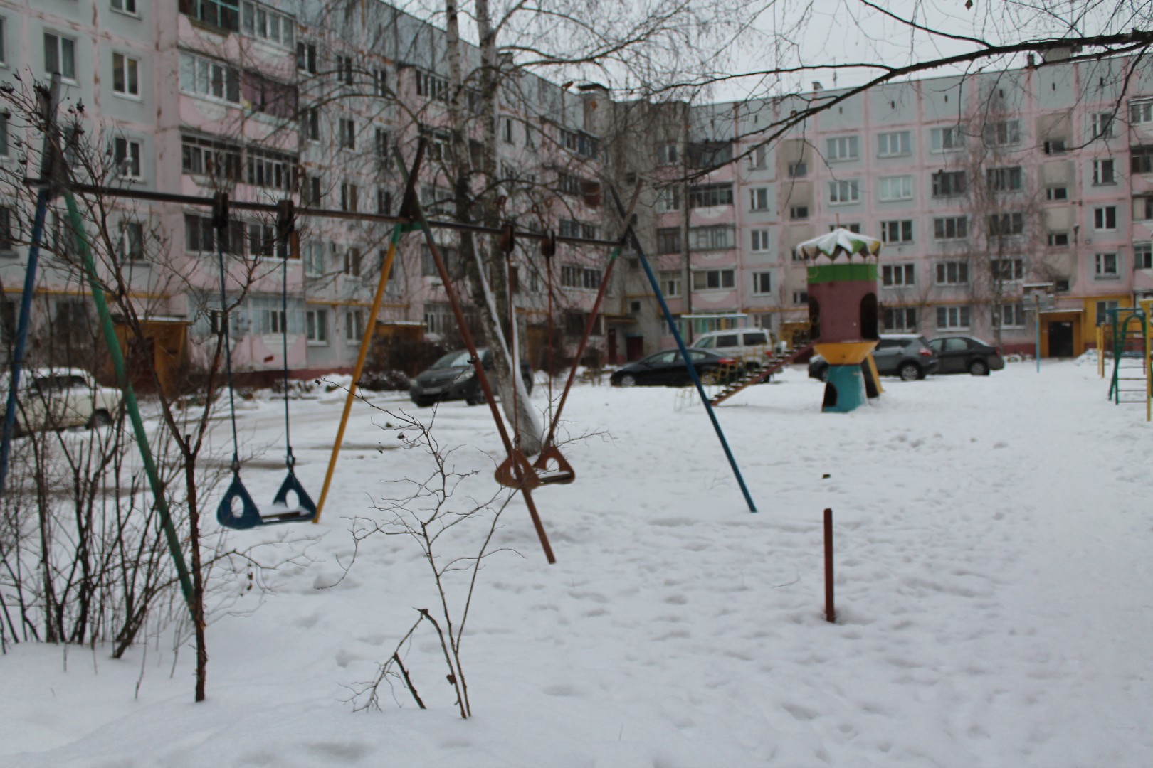 обл. Брянская, г. Брянск, пр-кт. Московский, д. 1Б-придомовая территория