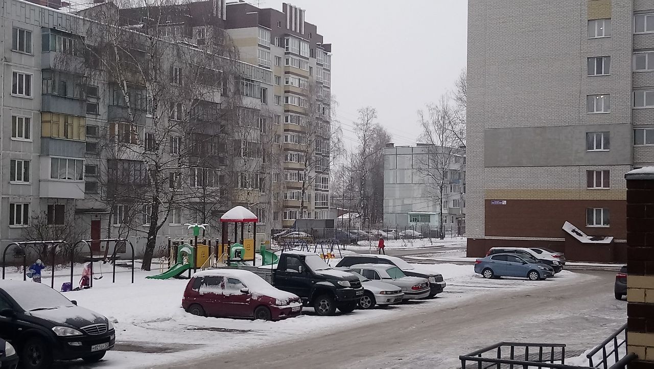 обл. Брянская, г. Брянск, пр-кт. Московский, д. 10/11-придомовая территория