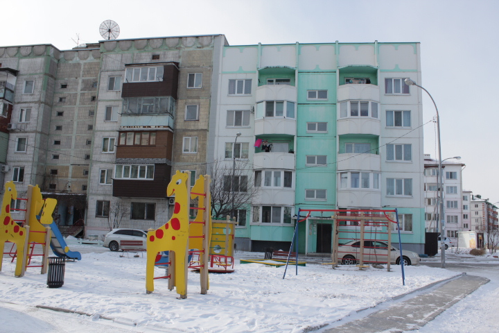 край. Приморский, г. Уссурийск, ш. Новоникольское, д. 28а/1-придомовая территория