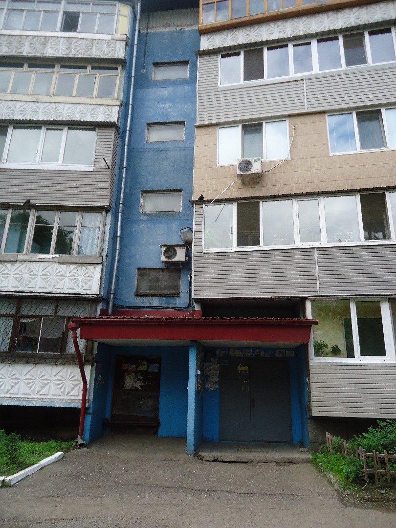 край. Приморский, г. Уссурийск, ул. Пушкина, д. 37-фасад здания