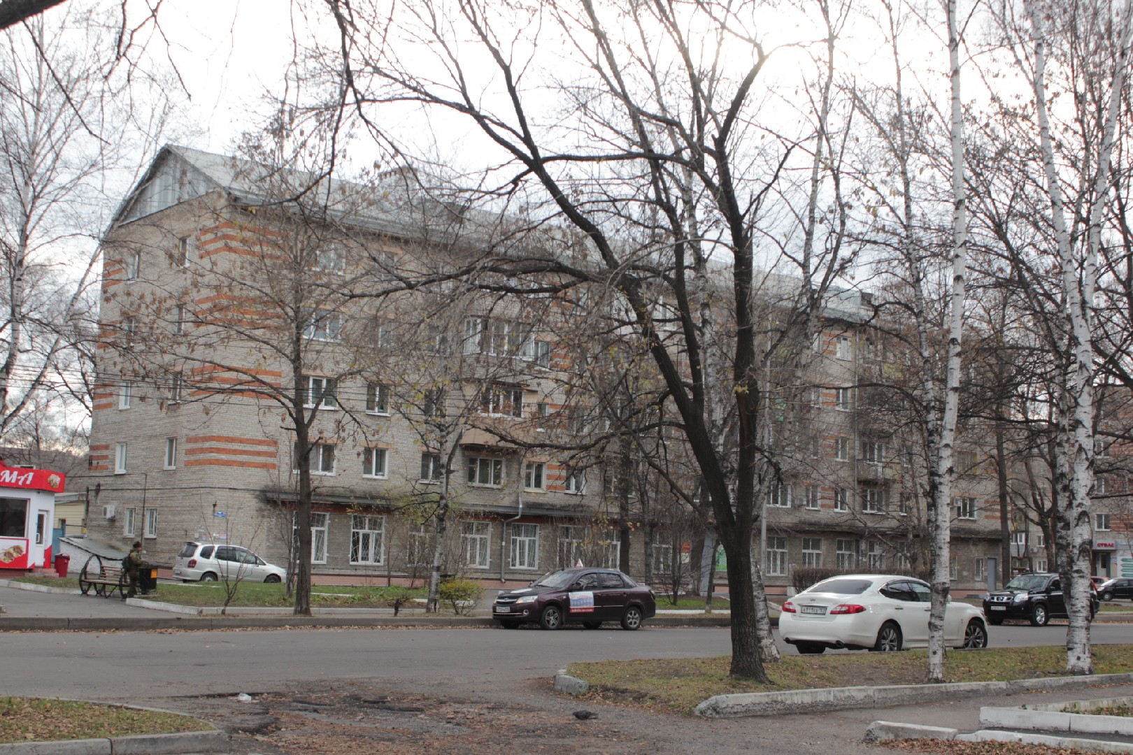 край. Приморский, г. Уссурийск, ул. Суханова, д. 46-фасад здания