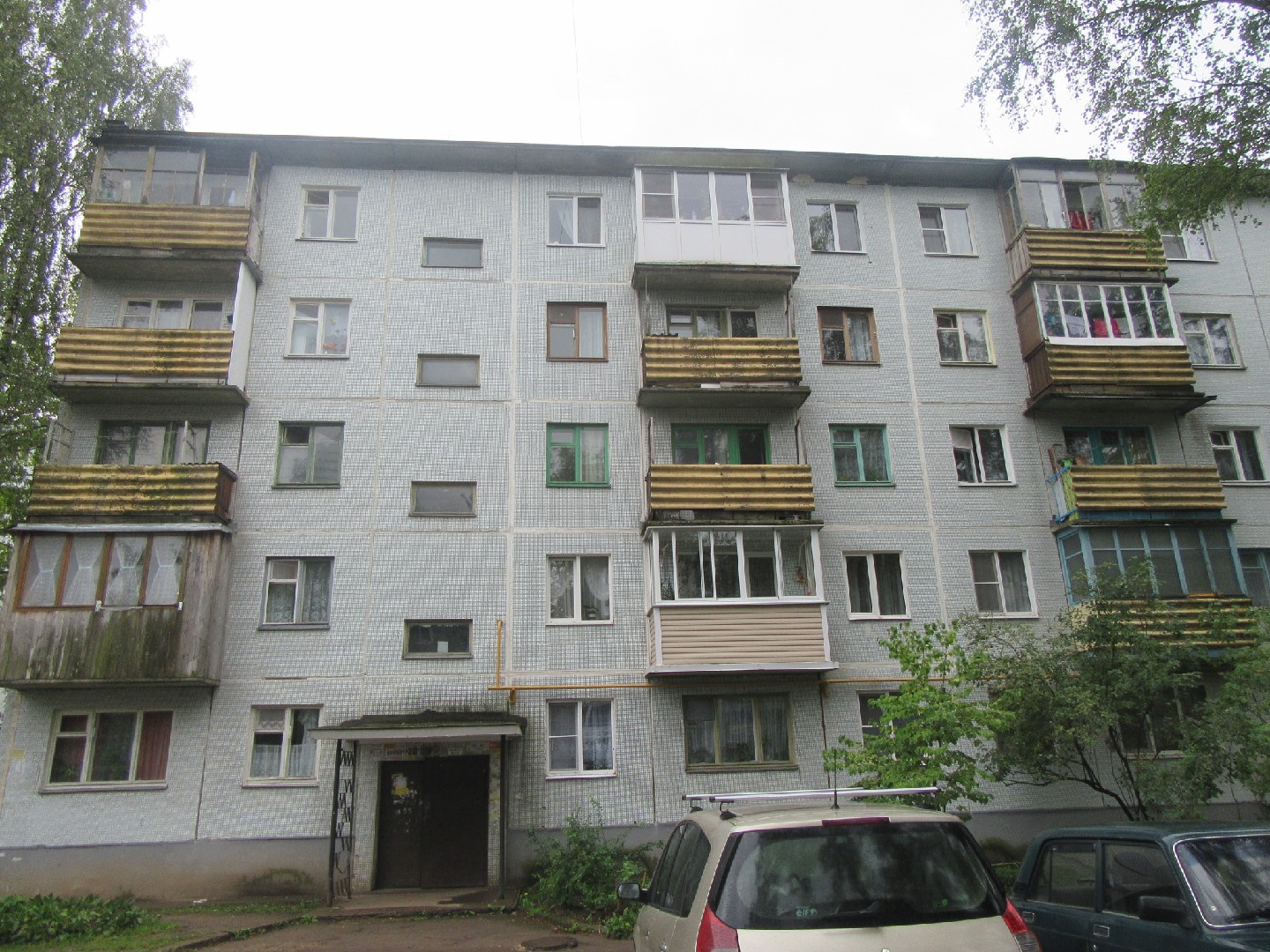 обл. Псковская, г. Псков, ул. Юбилейная, д. 79-фасад здания