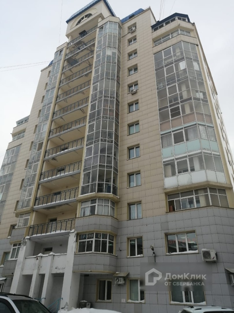край. Алтайский, г. Барнаул, ул. Антона Петрова, д. 196-фасад здания