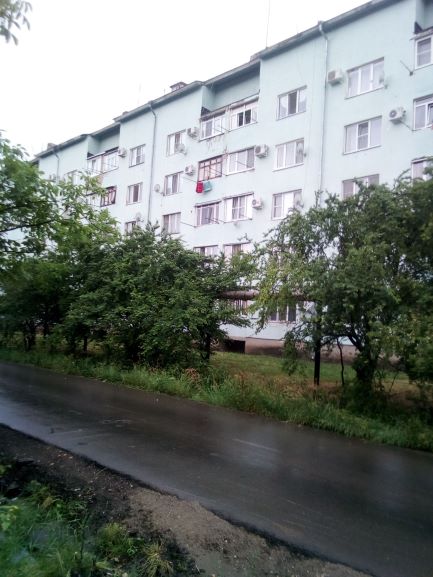 Респ. Адыгея, г. Майкоп, ул. Коммунаров, д. 147-фасад здания