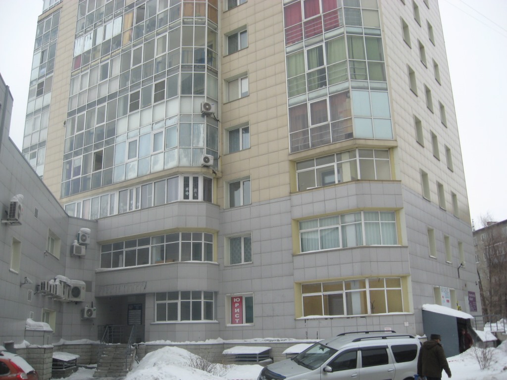 край. Алтайский, г. Барнаул, ул. Антона Петрова, д. 198-фасад здания