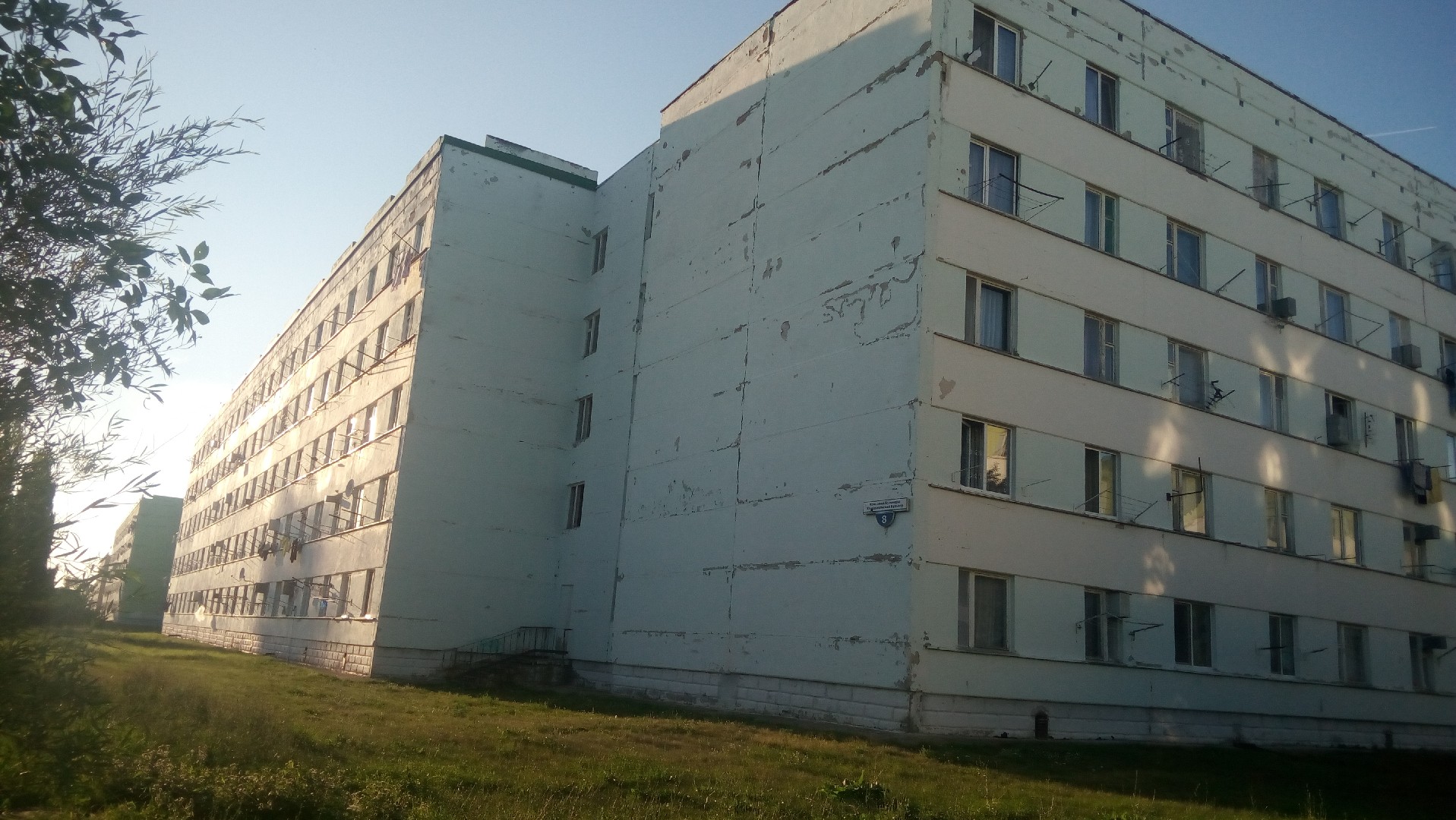Респ. Башкортостан, г. Агидель, б-р. Комсомольский, д. 8-фасад здания
