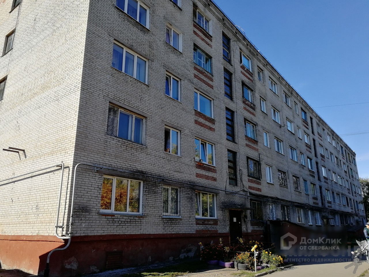 край. Алтайский, г. Барнаул, ул. Антона Петрова, д. 199-фасад здания