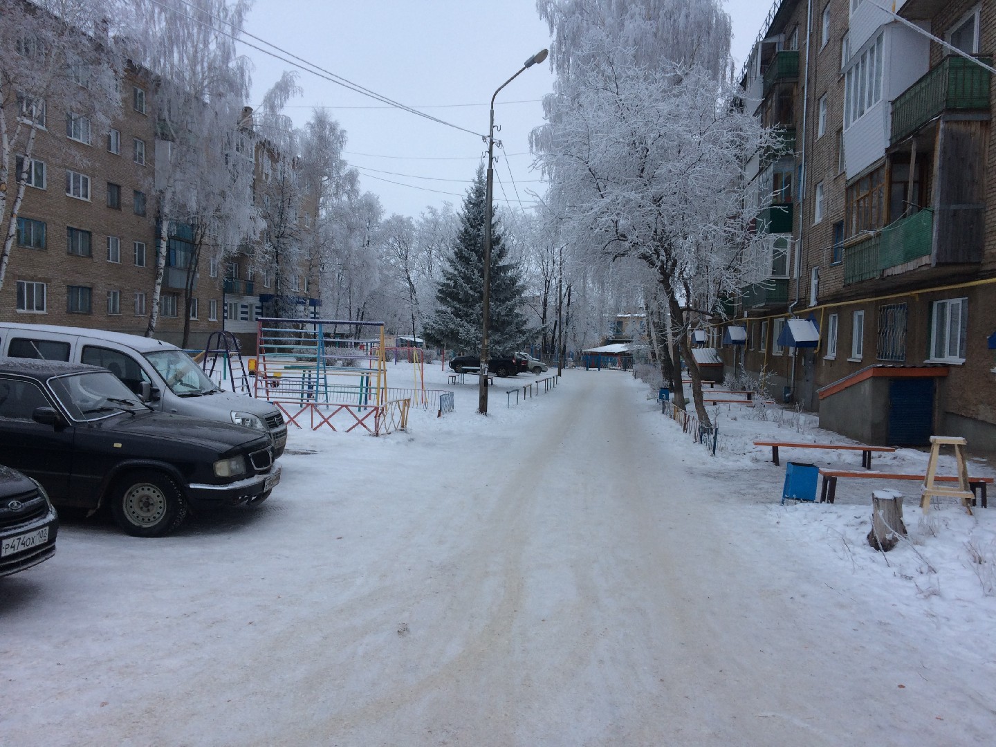 Респ. Башкортостан, р-н. Белебеевский, г. Белебей, ул. Интернациональная, д. 124-придомовая территория