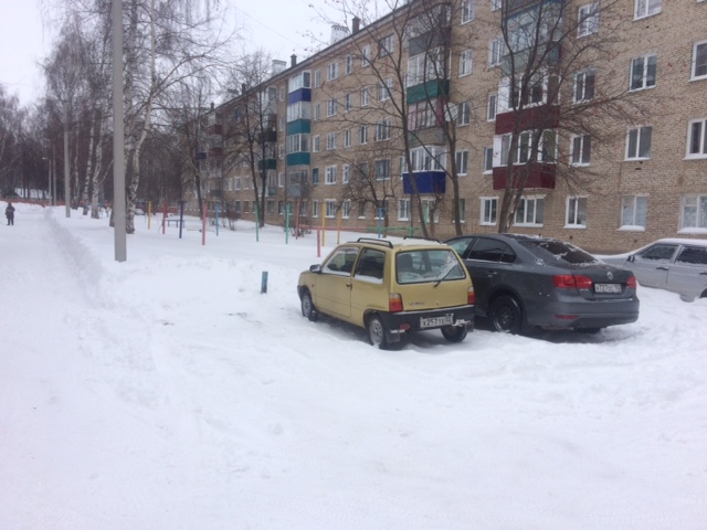 Респ. Башкортостан, р-н. Белебеевский, г. Белебей, ул. Интернациональная, д. 130-придомовая территория