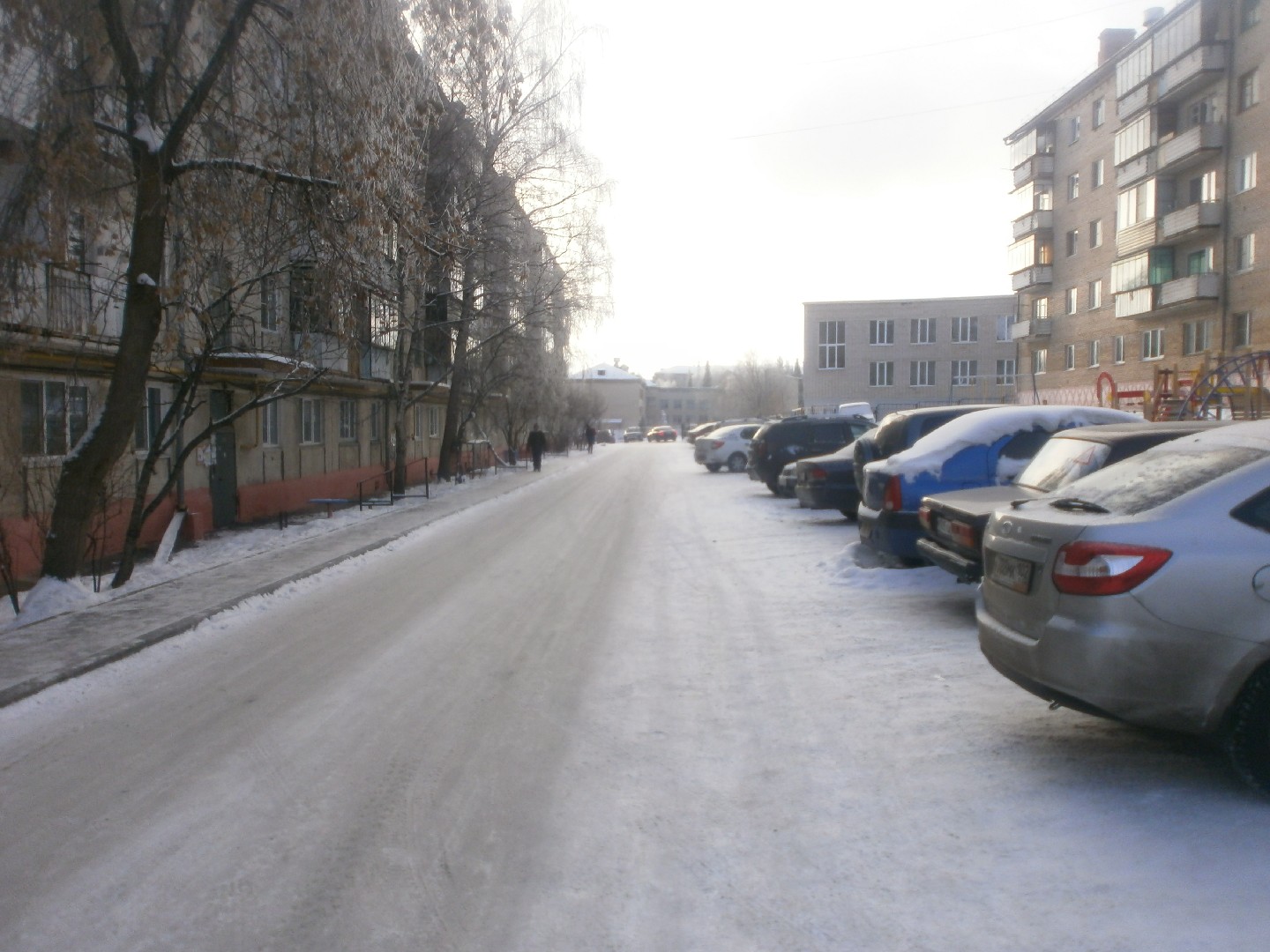 Респ. Башкортостан, р-н. Белорецкий, г. Белорецк, ул. 50 лет Октября, д. 64-придомовая территория